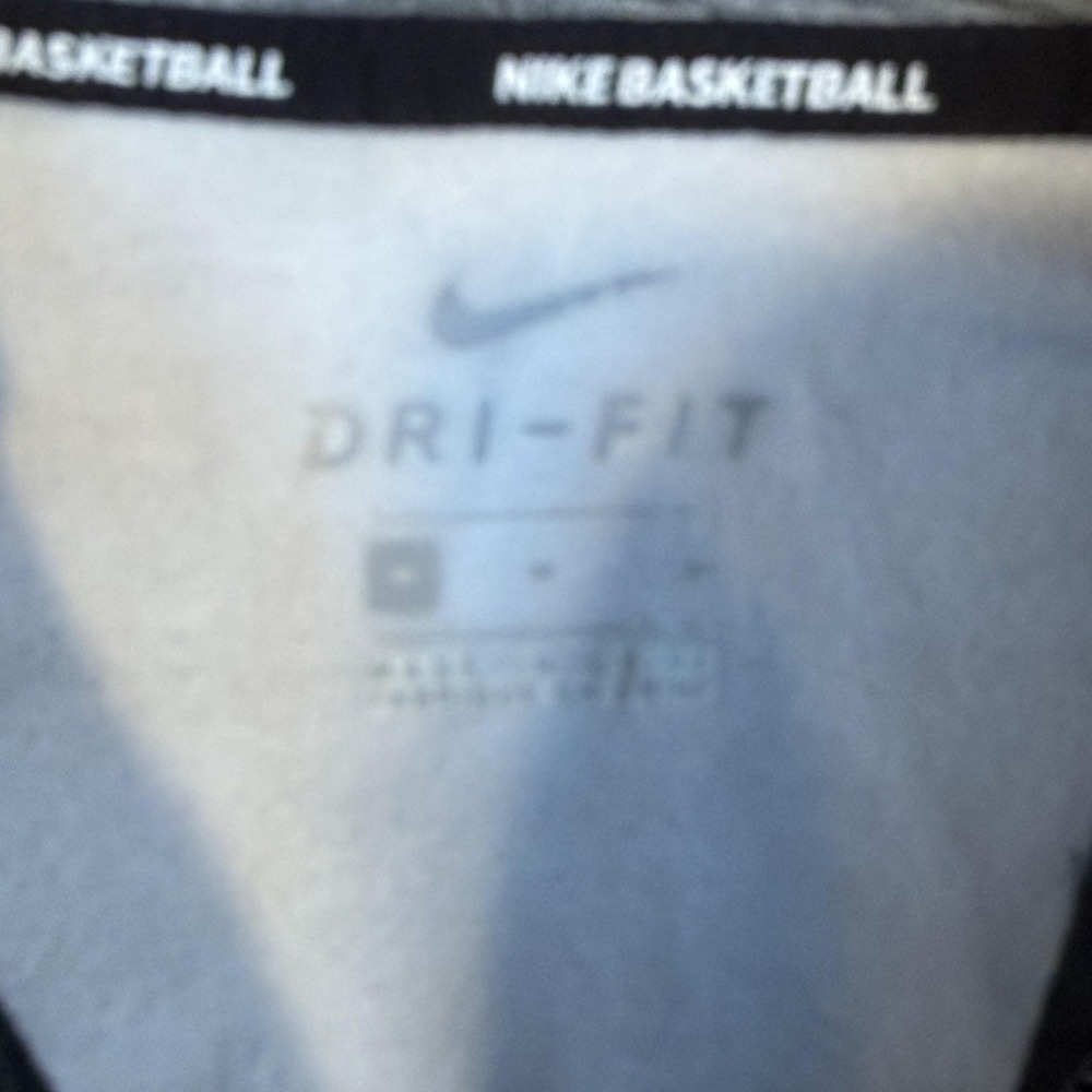 Nike Dri-FIT Basketball Jacket Mens Medium Gray Black Hooded Full Zip AQ4165-010 - Picture 3 of 8